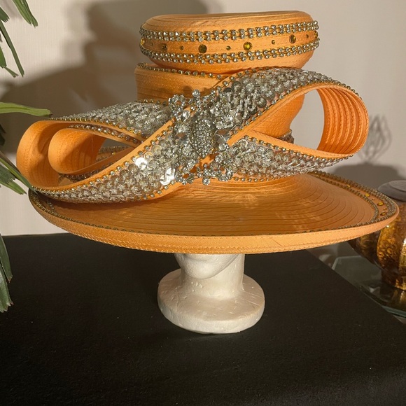 Donna Vinci Accessories - Chic Peach Rhinestone Women's Hat